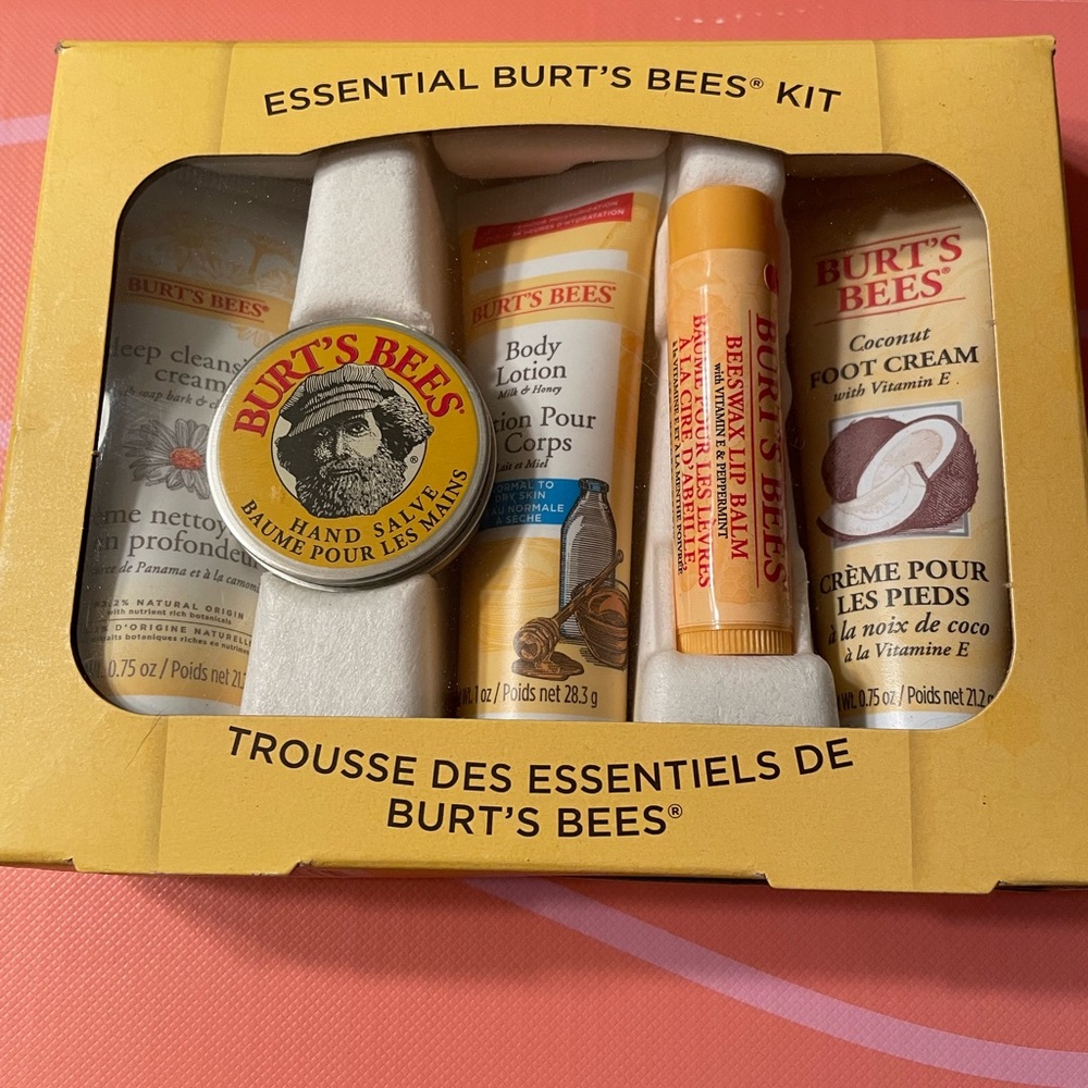 Burt’s Bees Essential Kit